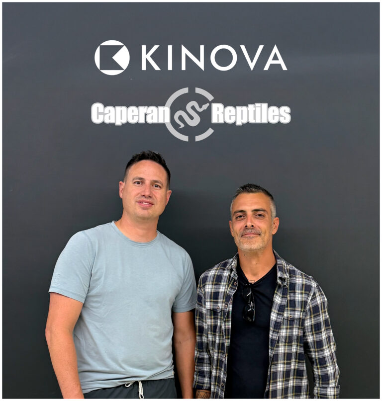 Justin Kobylka and Guillaume Caperan posing together